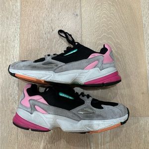 ADIDAS FALCON SNEAKERS. SIZE 9. AS SEEN ON KYLIE JENNER